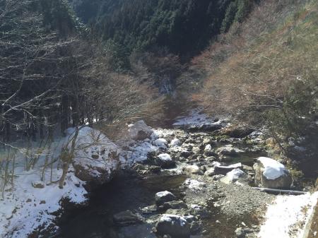 みたらい渓谷上の沢は冬季はこんな感じ