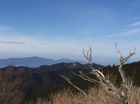 金剛山と葛城山、その先の二上山