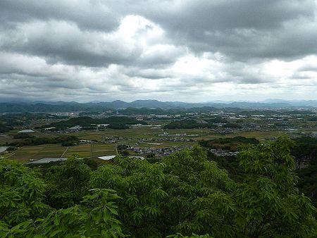 東側の展望は加西市が見えているのかな！？ここは夜景撮影も考えたことあったけど、光量が少なく街からの距離があるので断念した
