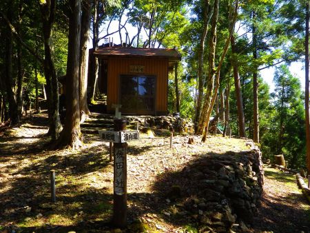 行仙宿まで戻ってきた。ここからは浦向道のほうへ下っていく