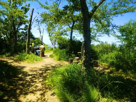 休憩所に到着。ここで少し休んで息を整えることにした