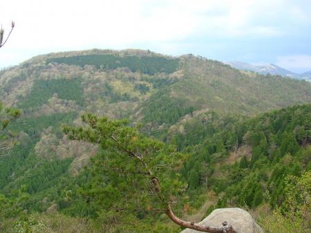 途中、横尾山がよく見えるところがあった