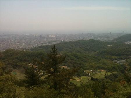 こっちは須磨方面かな。菊水ゴルフクラブが下に見える