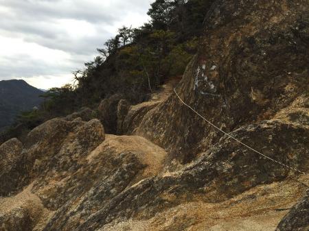 岩場でのトラバース