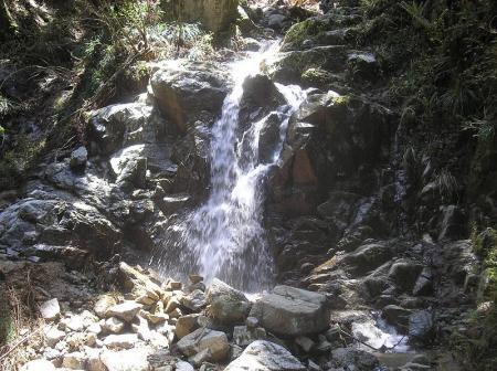 ちょっとした滝もあったりするけど、名前のついた滝ほどでもない