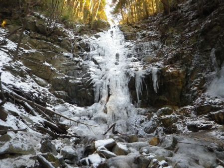 二の滝に到着して休憩。この後、呼吸困難になってしまって時間がかかってしまった。暗くなったのでルート写真はここまで