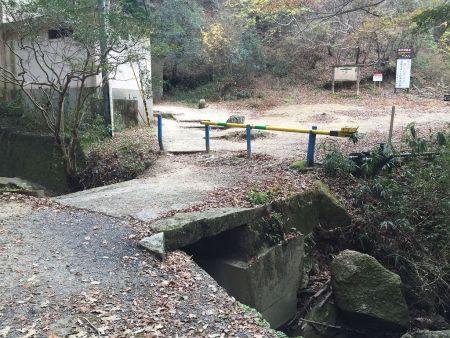 ここから入山になる