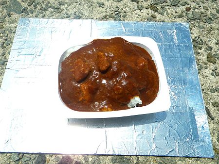 LEEの辛さには慣れているので激辛で汗だくになったわけでもなく、普通に食べることができた。それにしてもやっぱレトルトカレーはLEEに限るね