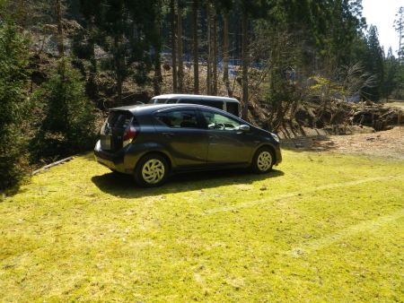駐車した場所まで戻ってきた。短い山行だったけどお疲れ様でした。かなり日光にあたったので日焼けしてそうだけどね