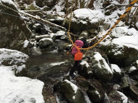 沢渡りは結構すべりやすかった