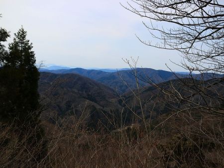 途中でちょっとした南西側の展望があったので撮影しておいた