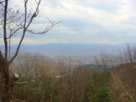 御所市方面。大峰も見えていた。まだ白さがあったので積雪あるのかも