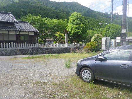 八柱神社駐車場からスタート。神社の駐車場がここなのかわからず地元の人に聞いてやっとわかった
