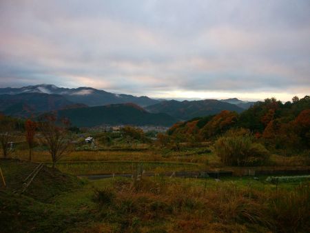 この付近からは結構展望が良かった。本当は高見山とか見えるらしいけど、ガスってて見えなかった