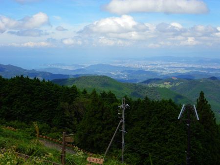 海岸が見えるけどこれは海南市あたりになるんだろうか！？