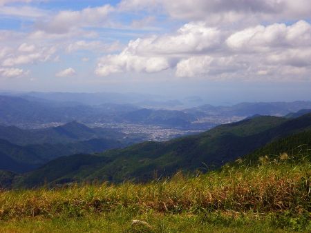 ちょっとズームして海側を撮影したみたけど有田市方面なのかな！？