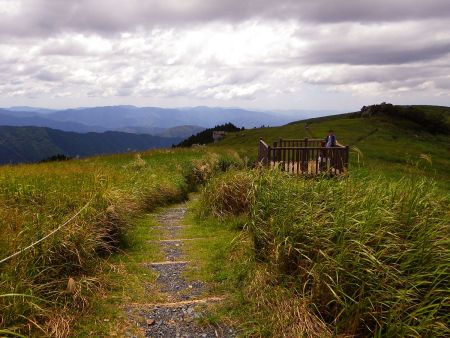展望台には人がいたけど、もうドローンで撮影してるし寄らなくてもいいかな