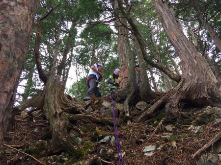 今回、black703さんは初の懸垂下降