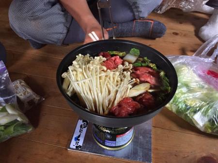 すき焼き～～～～超豪華な肉。色でもうわかった！！