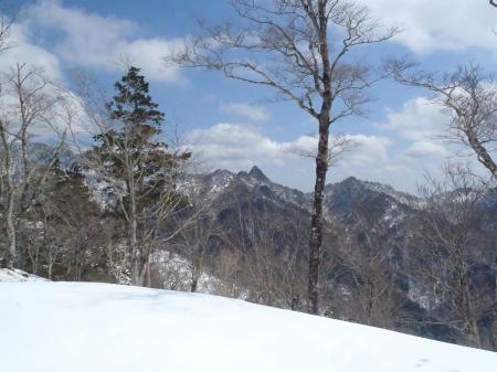槍ヶ岳のような大日岳