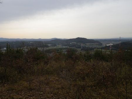 展望広場からの景色。なんだか天気があまりよろしくないけど、後で晴れる予報になってるんだよね