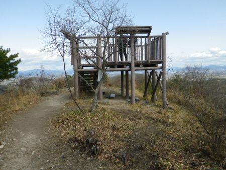 展望デッキに到着。とりあえず展望を撮影してデッキの下で休憩することにした