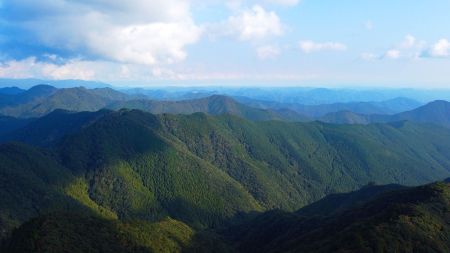 空撮６。何の山が見えてるのかわからない