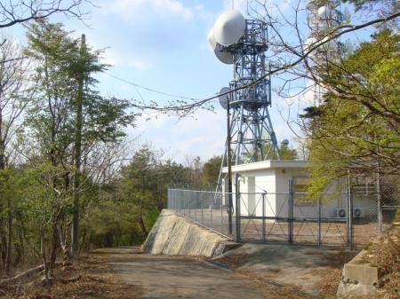 ここが道路トップ。ここから道路を下っていく