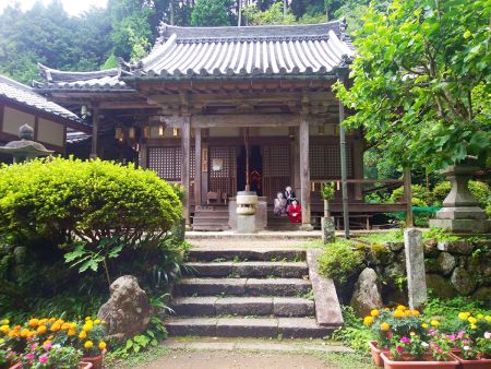 音羽山観音寺の本堂かな！？お参りはしなかった