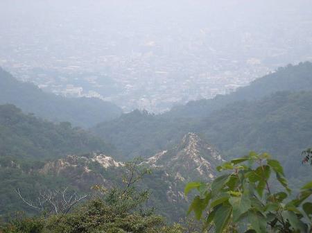 下に見えてる岩場はピラーロックかな！？今回は立ち寄らなかった