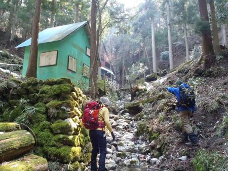  山小屋があった