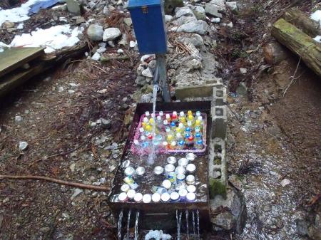 名物？の無人の飲み物販売。ビールも売ってた