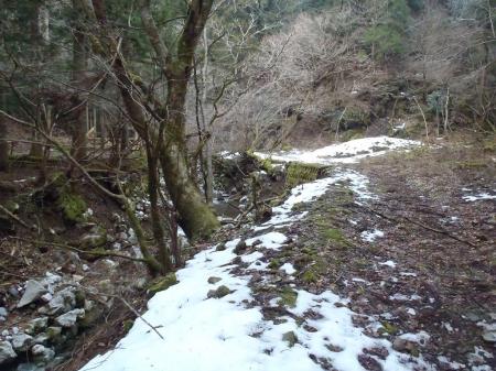 ここから沢筋で落合～汗拭峠までの登りかえし