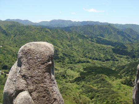 重ね岩から南側（釈迦ヶ岳方面）の展望が良い