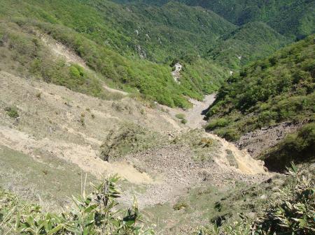 途中で谷が見えたが、標高差があるので深い