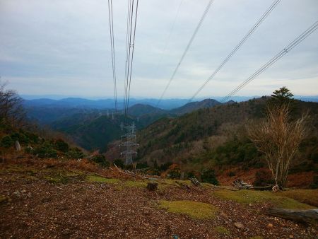 鉄塔から西側の展望。今回はこの鉄塔付近が唯一の展望地かな