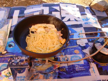 ソバは蒸してほぐす