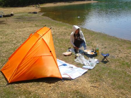 ハーフテントをたてBBQする