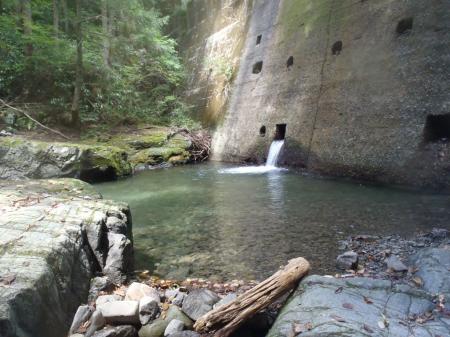 第二の堤防。ここも左巻き