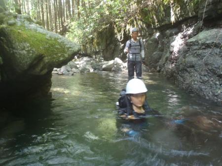 足は届かないけど浮かぶ