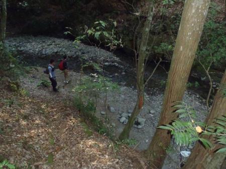 下ったところは入渓ポイント