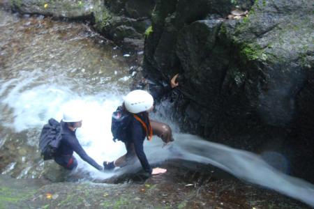 流れているところのほうが足がおけたりする