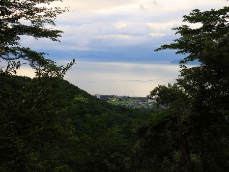 途中で琵琶湖が見えるポイントがあったので撮影しておいた