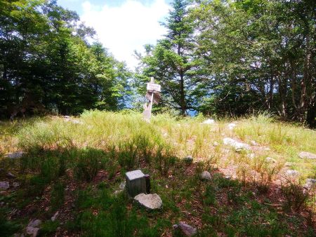大天井ヶ岳(1438.7m)に到着。これで今回の目的は達成できた
