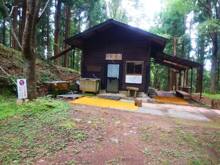 百丁茶屋まで戻ってきたので少し遅いけど中で昼食をとることにした