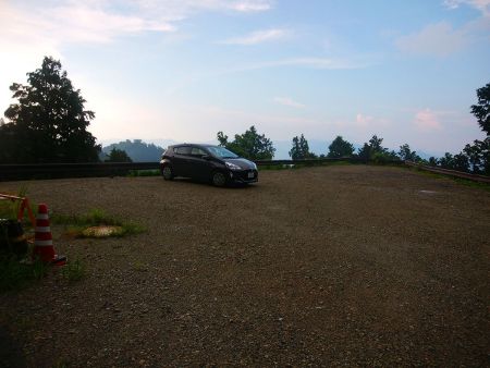 雷雨にやられてビショビショになりながらも駐車場まで戻ってきた。お疲れ様でした