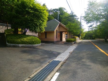 ここのトイレの駐車場に車をとめればよかったとあとで後悔した