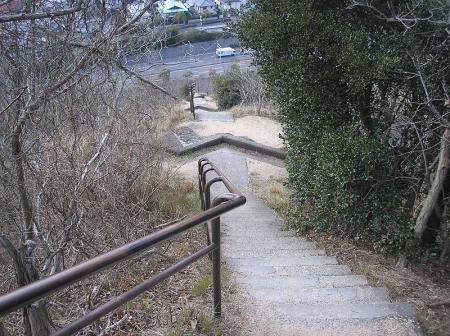 上から階段を見下ろすとこんな感じ。息切れしてしまう