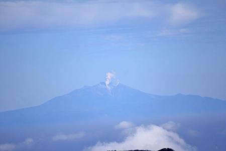 ズームで木曽御嶽山。今回の噴火で亡くなった方にはご冥福をお祈りします