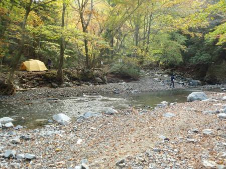 コクイ谷出合。縦走なのか学生ぽいパーティーがテント張っていました